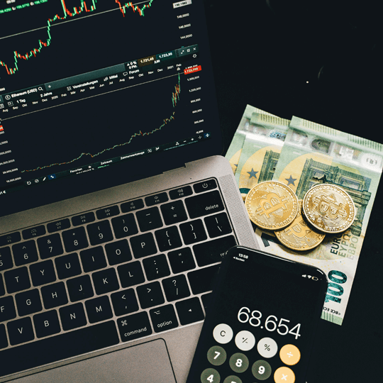 Bulaxior crypto investment experts team